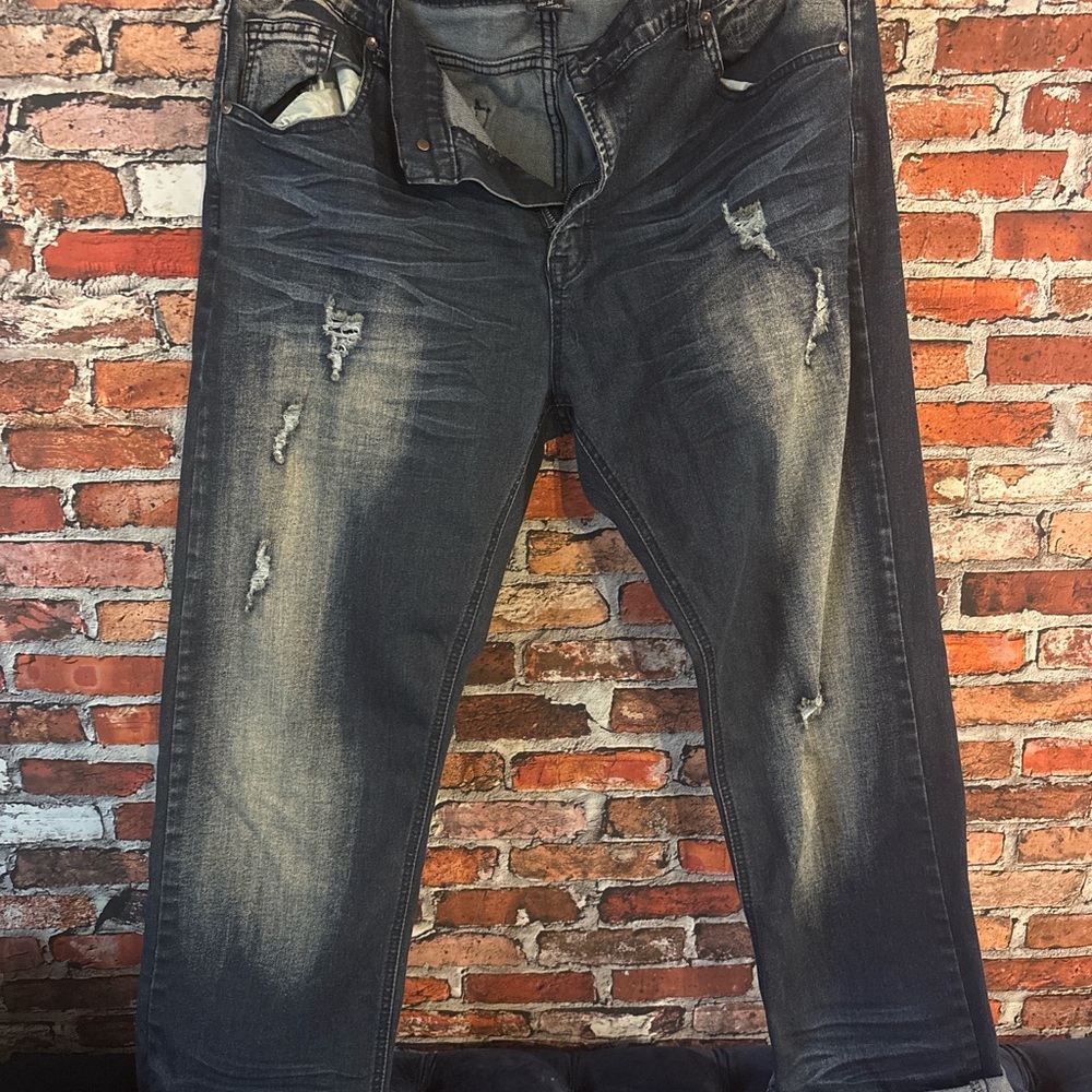 Stylish Distressed Relaxed Fit Jeans in Dark Gray